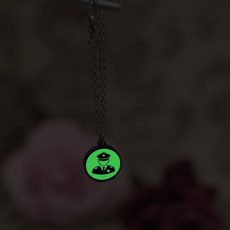 آویز ساعت زنانه ناکسیگو مدل شب تاب طرح پلیس کد AW8717 آویز ساعت زنانه ناکسیگو مدل شب تاب طرح پلیس کد AW8717