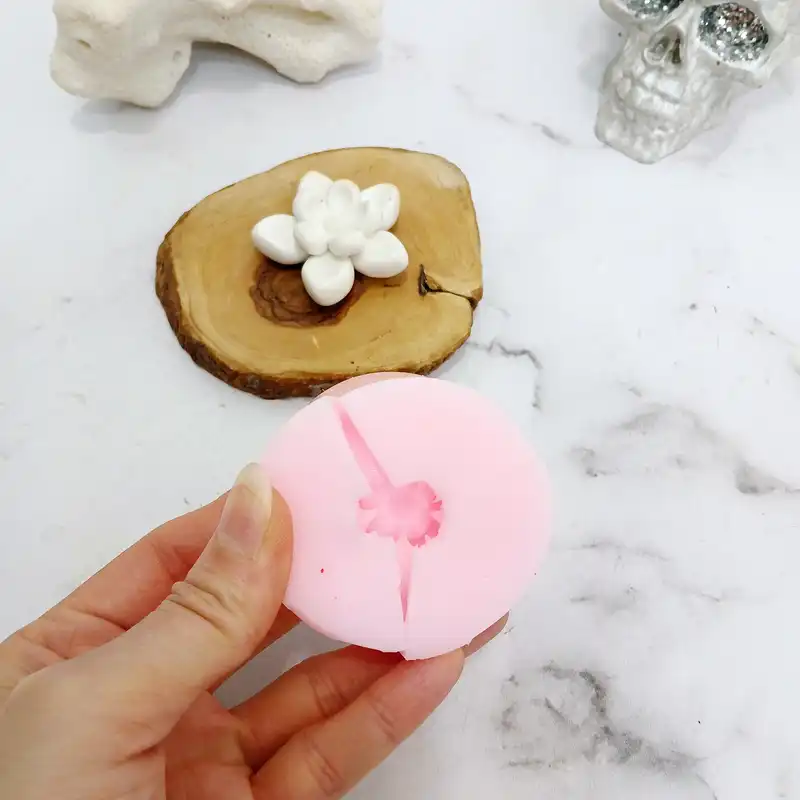 قالب شمع مدل گل نرگس