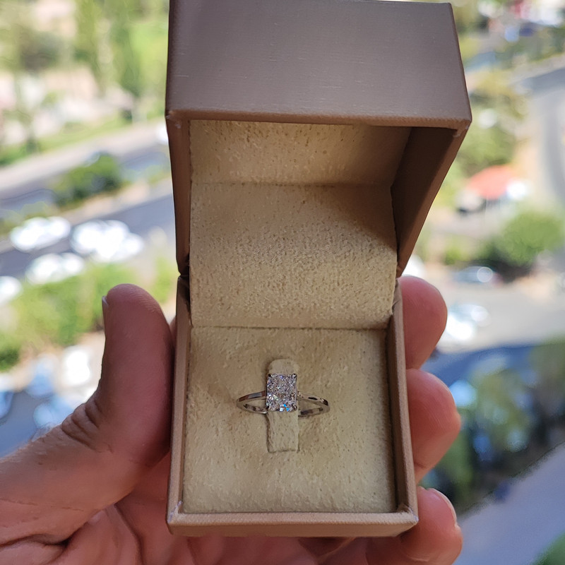 انگشتر نقره آیس کات زنانه کد 111 انگشتر نقره آیس کات زنانه کد 111