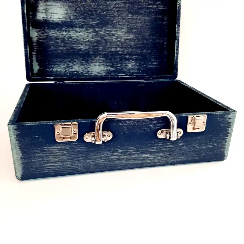 جعبه هدیه چوبی مدل چمدان طرح کاشی سنتی کد WS34