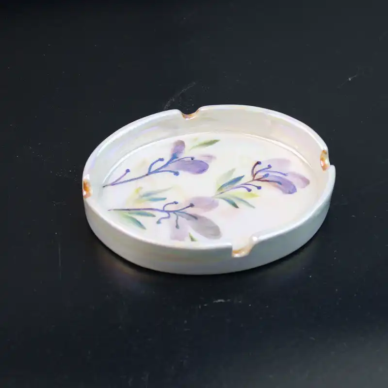 زیر سیگاری سرامیکی مدل لاستر گل یاس