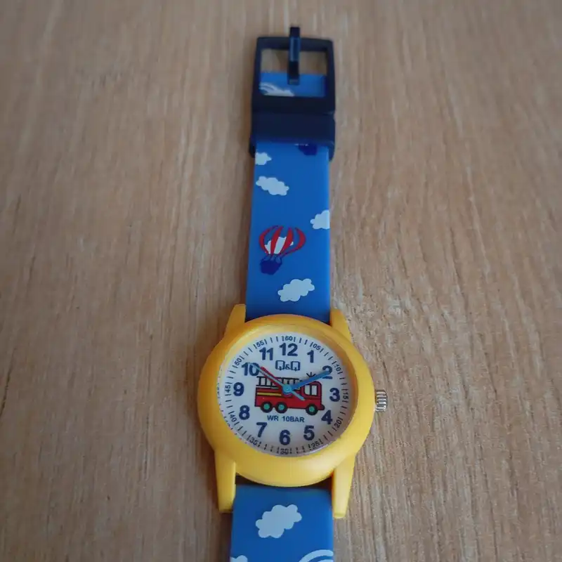 ساعت مچی عقربه ای بچگانه کیو اند کیو مدل VP34J062Y-24