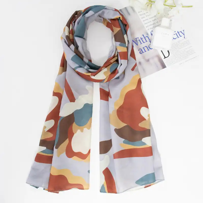 شال زنانه مدل نخی چهارفصل طرح گل فانتزی مزونی کد ana-2116