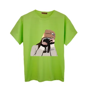 تی شرت آستین کوتاه زنانه مدل دختر عکاس رنگ سبز 