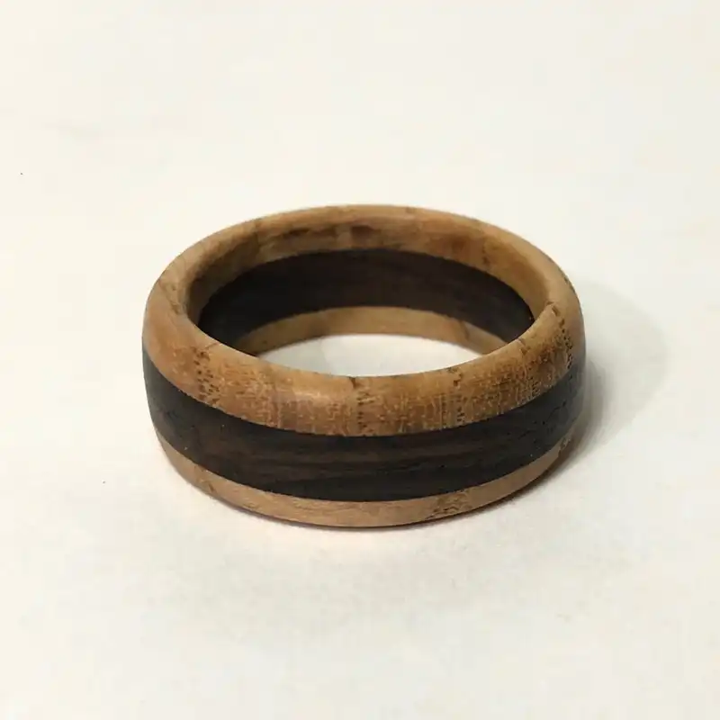 انگشتر سورئال دیزاین مدل حلقه چوبی