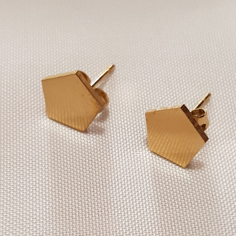 گوشواره دخترانه مدل آینه ای شش ضلعی 3238 گوشواره دخترانه مدل آینه ای شش ضلعی 3238