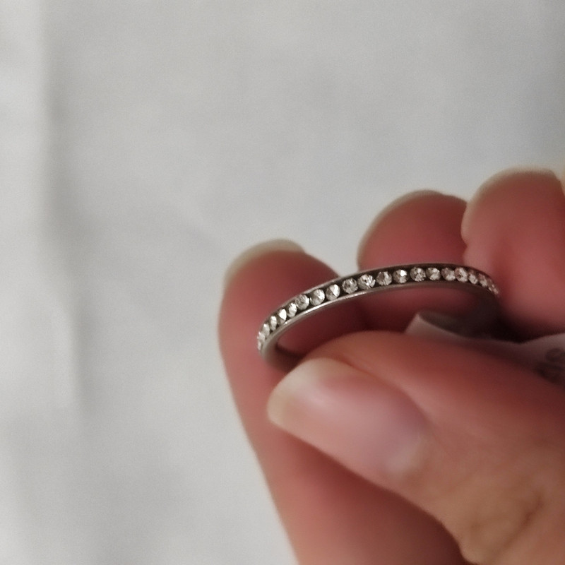 انگشتر زنانه مدل استیل دور نگین 005 انگشتر زنانه مدل استیل دور نگین 005