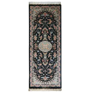 فرش دستبافت یک متری طرح ترنجی کد YM.11-23