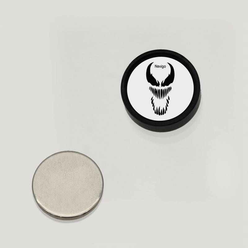 پیرسینگ گوش ناکسیگو مدل شب تاب طرح ونوم کد PM6637