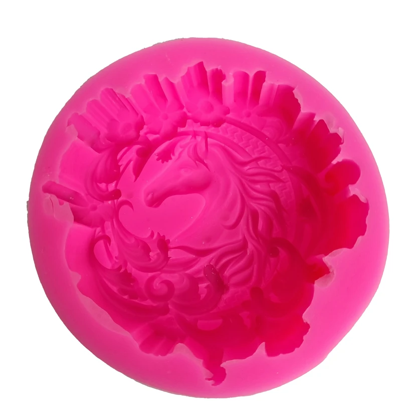 قالب شمع میتنگون مدل سکه اسب نماد سال 1405