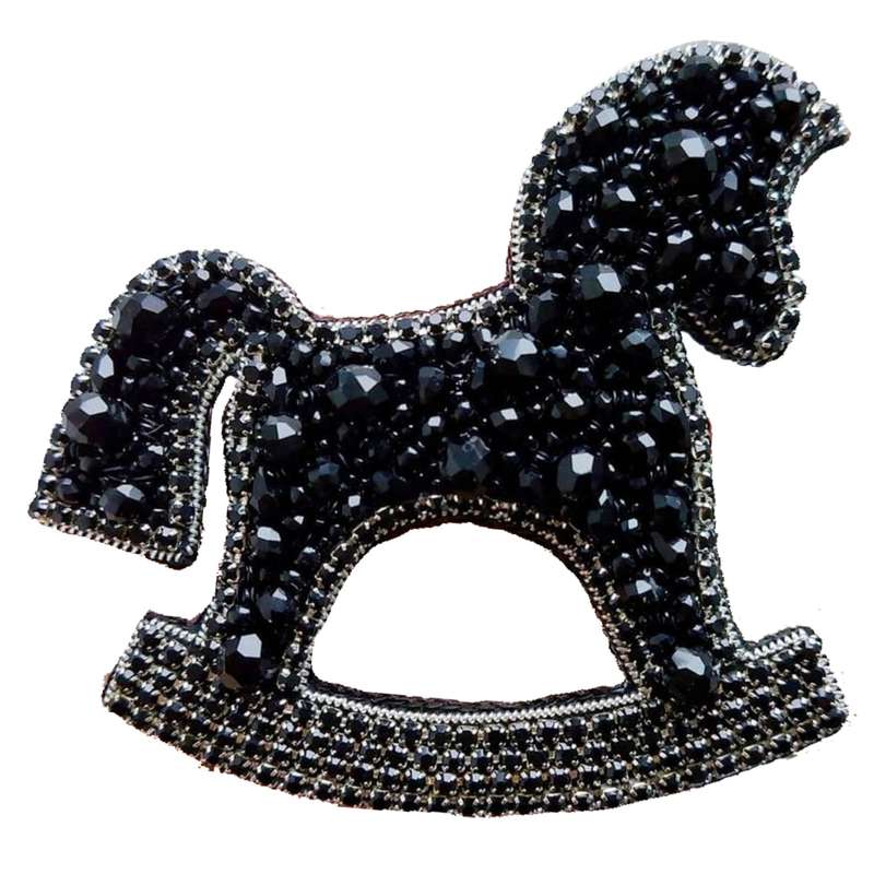 گل سینه زنانه مدل اسب کریسمس B