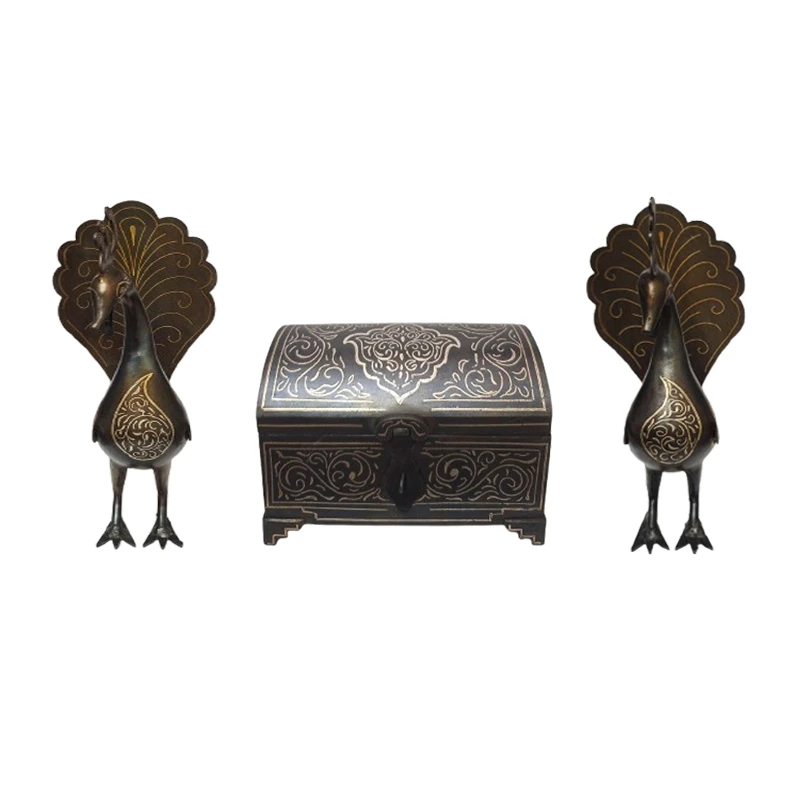 ست 3 تکه مجسمه و صندوقچه فولادی مدل قجر طرح نقره کوب