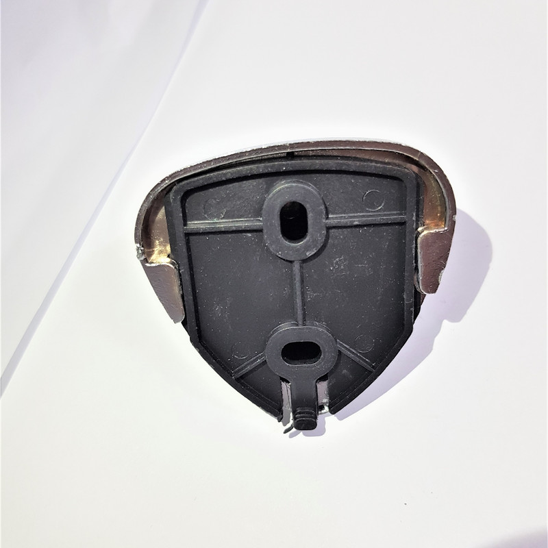 نگهدارنده شلنگ توالت مدل A1 بسته 2 عددی نگهدارنده شلنگ توالت مدل A1 بسته 2 عددی