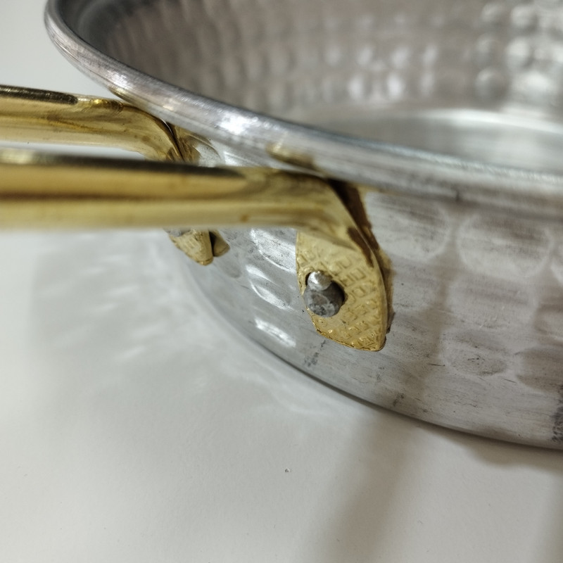 تابه نقره فام آلومین مدل تک دسته طرح چکشی سایز 20