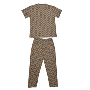 ست تی‌شرت آستین کوتاه و شلوار راحتی زنانه مدل 01