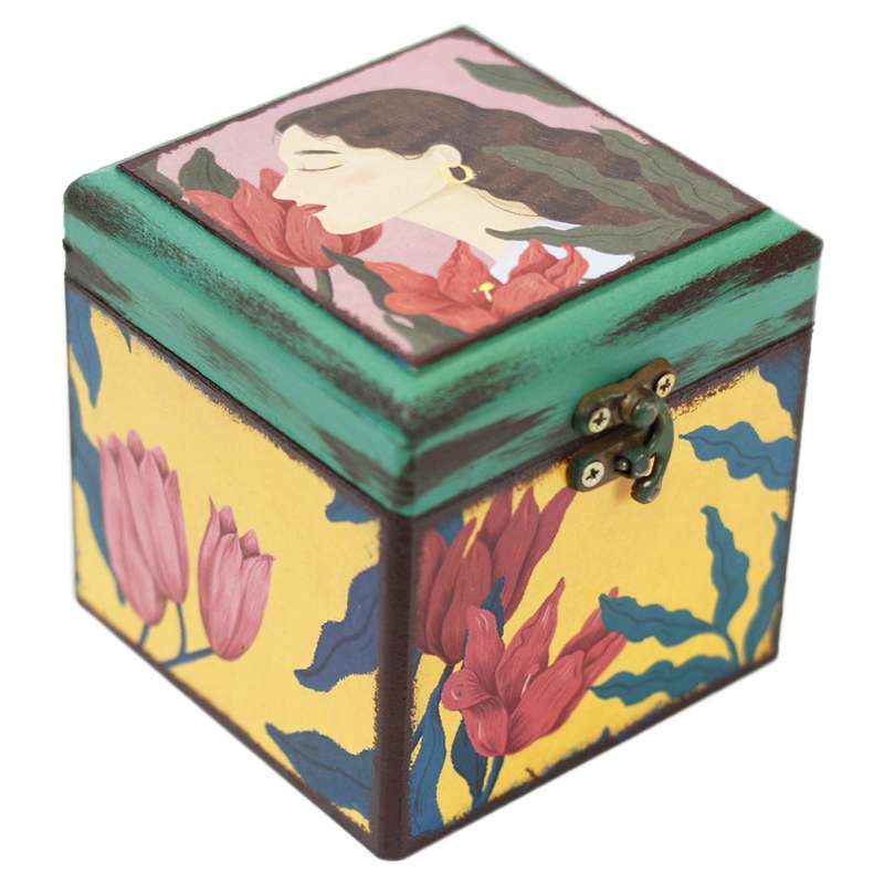 جعبه هدیه مدل بهار کد H08