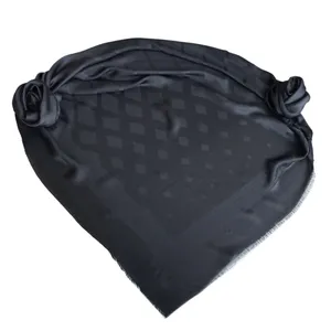 روسری زنانه ورساچه مدل نخی اداری رسمی قواره بزرگ لوزی لوزی