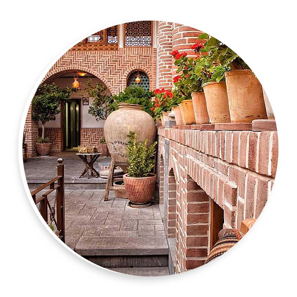 دیوارکوب طرح حیاط سنتی مدل wtb940