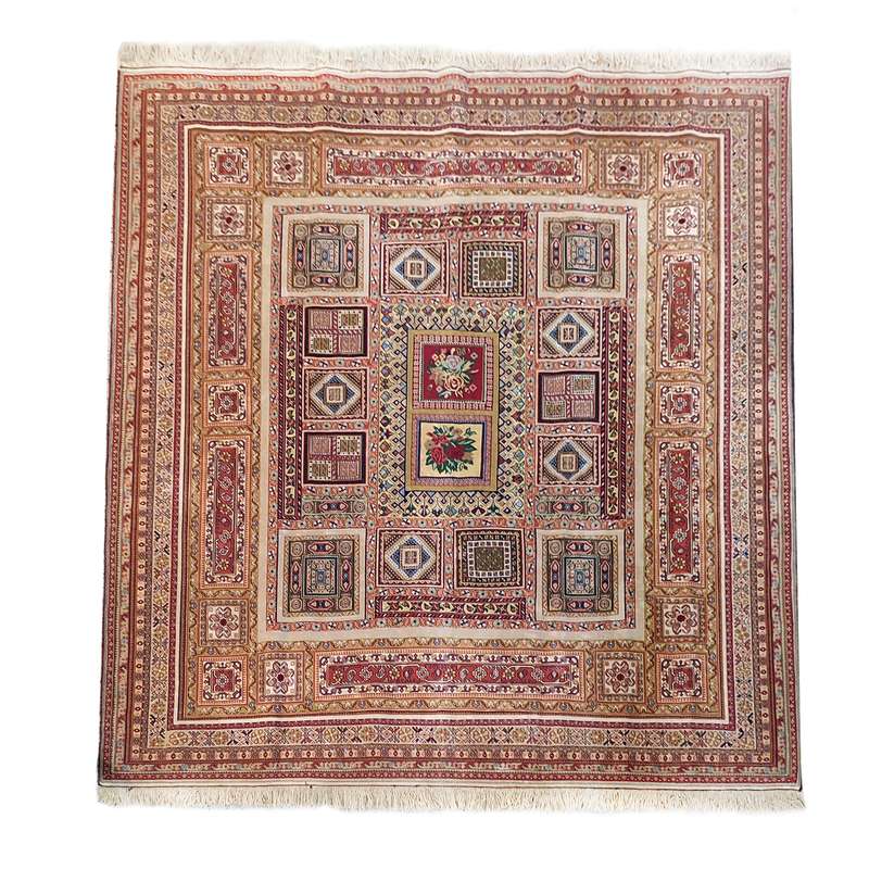 گلیم دستباف چهارمتری طرح سوزنی مدل AA68