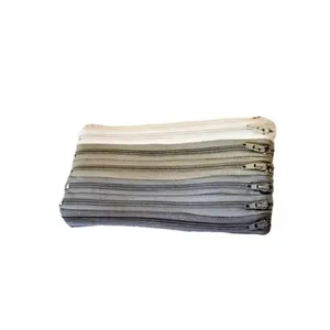 کیف لوازم آرایش زنانه مدل زیپی 042