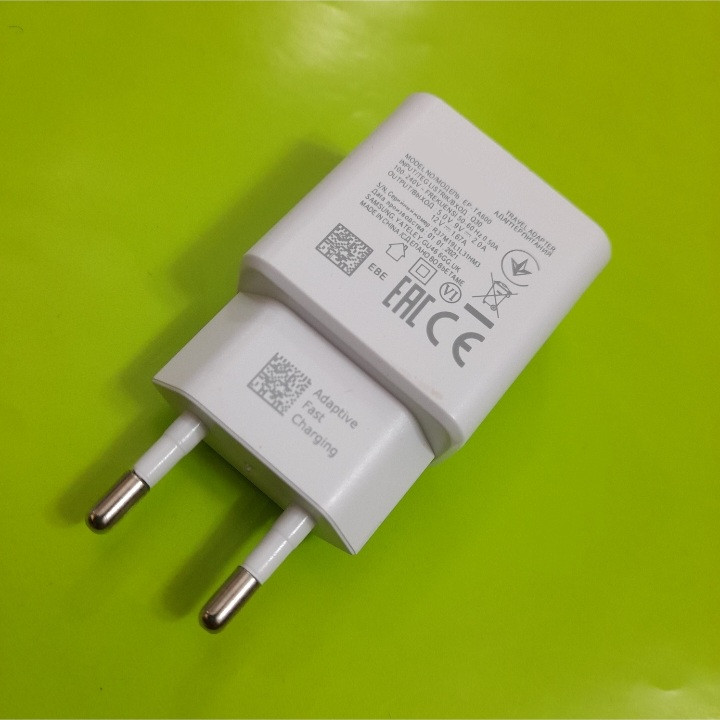 شارژر دیواری مدل ORGINAL 2AMP به همراه کابل تبدیل microUSB شارژر دیواری مدل ORGINAL 2AMP به همراه کابل تبدیل microUSB