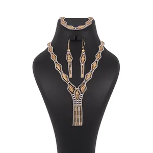 نیم ست طلا 18 عیار زنانه کد G711
