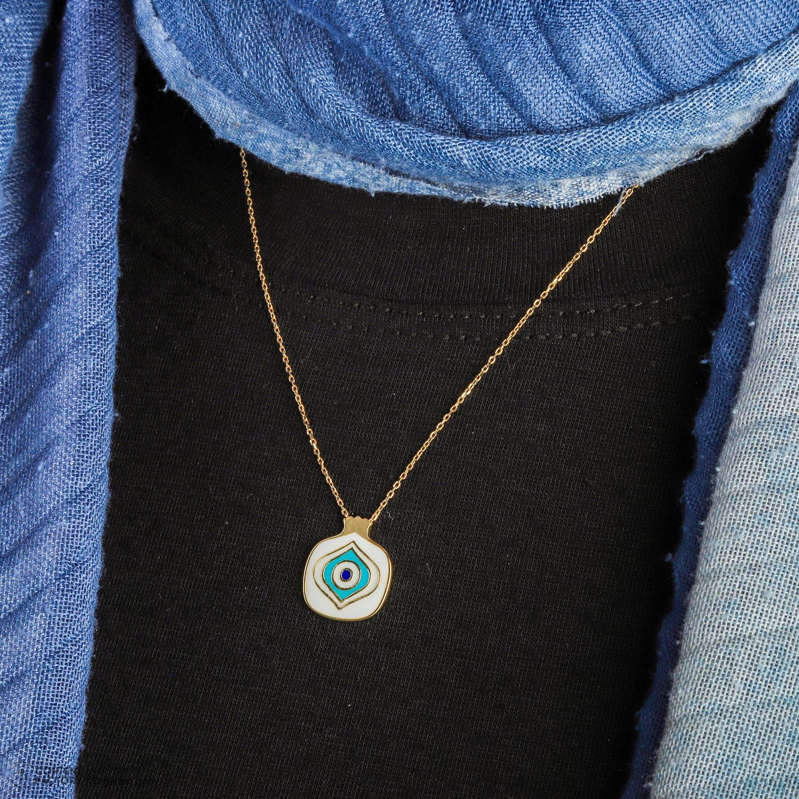 گردنبند طلا 18 عیار زنانه با زنجیر حلقه‌ای (فلامینگو) وی گالری مدل انار و چشم مینا کد NA7308 -  - 4