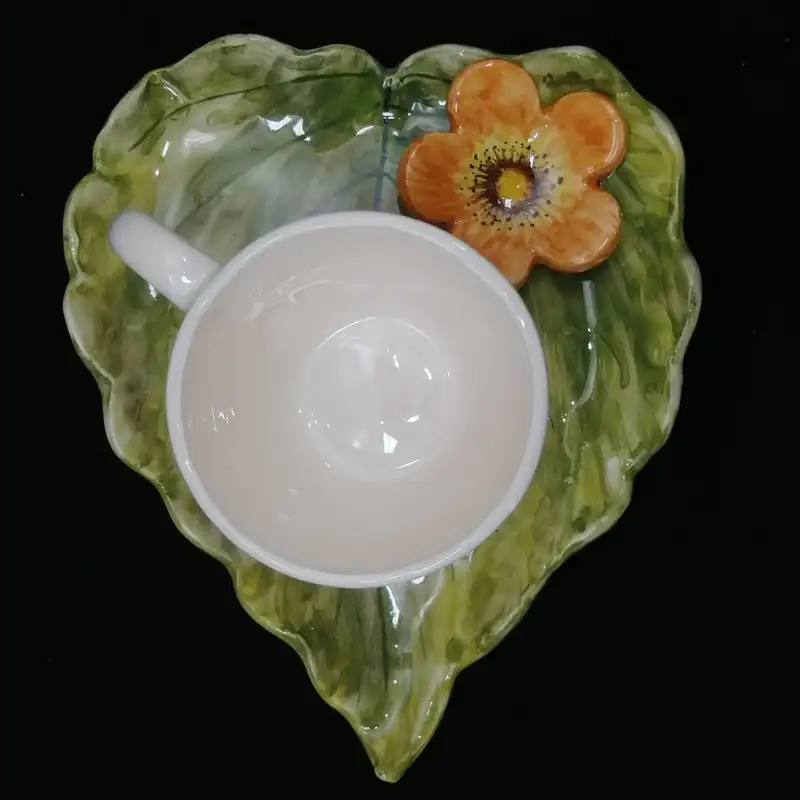 ست فنجان و نعلبکی سرامیکی هیوا مدل برگ کمر باریک کد 10880952