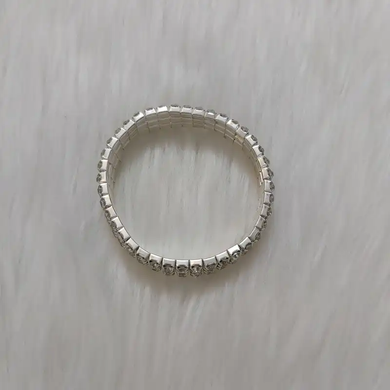 دستبند زنانه مدل کشی طرح نگین کد ng3111