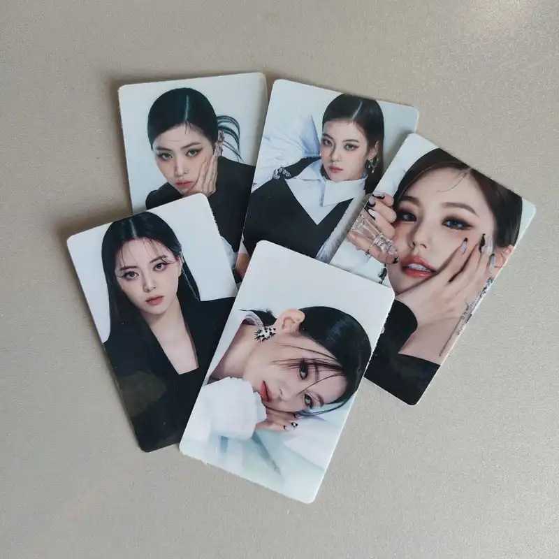 استیکر کارت مدل PH-487 طرح فتوکارت ایتزی itzy بسته 5 عددی