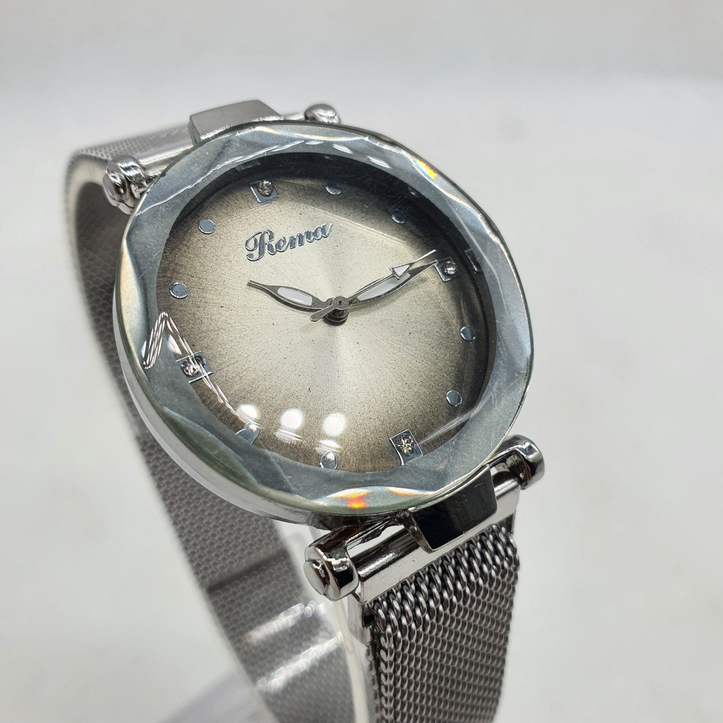 ساعت مچی عقربه ای زنانه مدل F-15