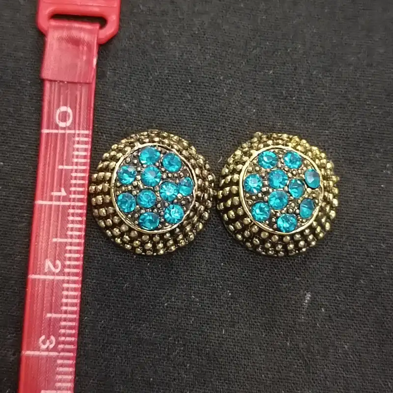 گوشواره زنانه مدل سنتی نگین دار