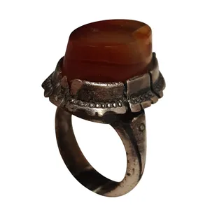 انگشتر نقره مردانه مدل عقیق یمانی کد AY210210