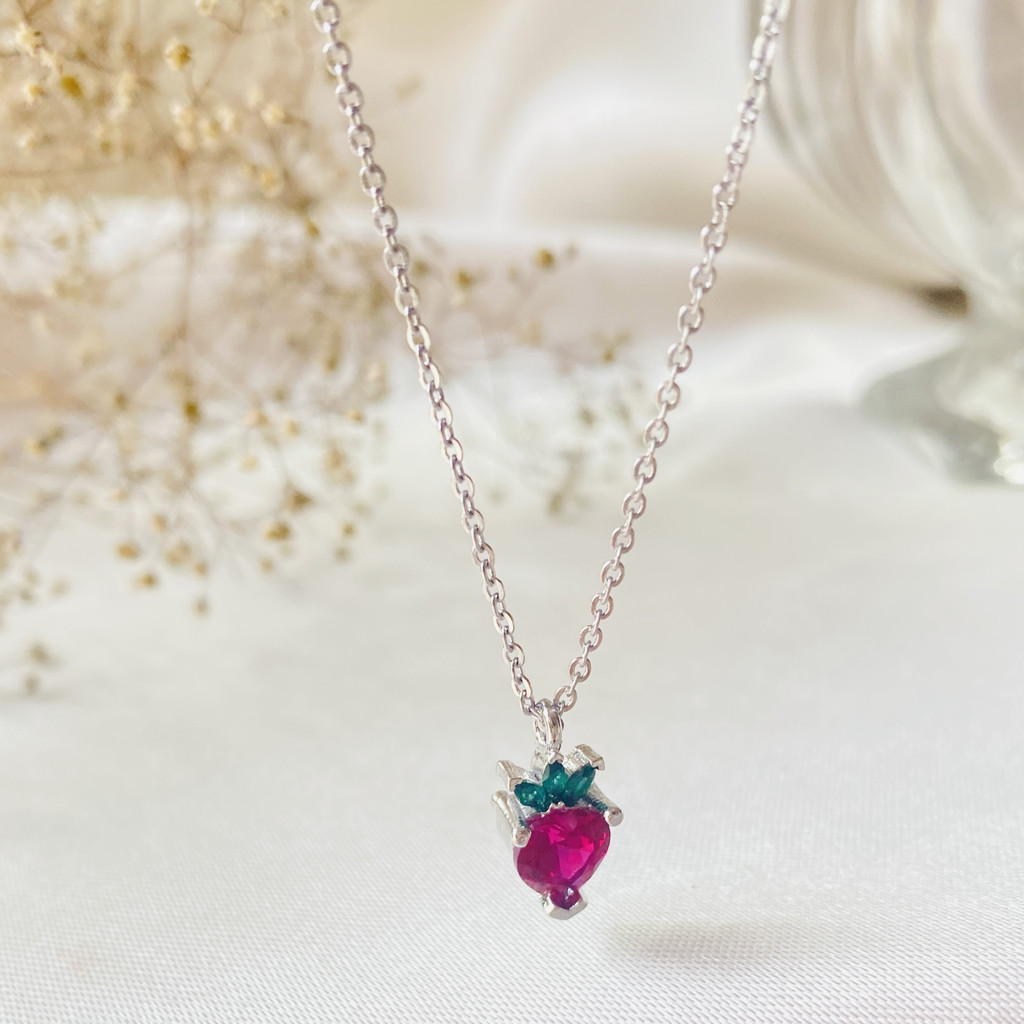 گردنبند دخترانه مدل توت فرنگی