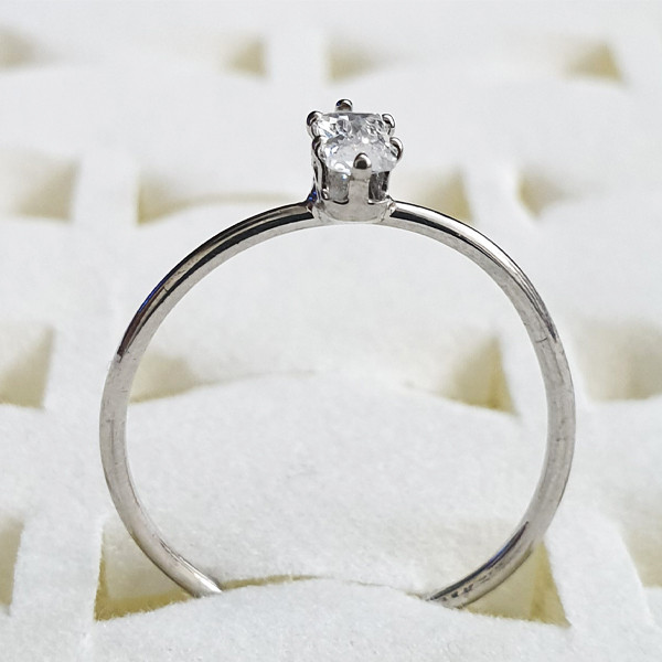 انگشتر دخترانه مدل تک نگین کد 05 انگشتر دخترانه مدل تک نگین کد 05