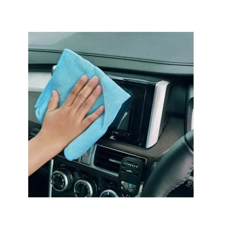 اسپری براق کننده و واکس داشبورد مکس نیت مدل C4 حجم 250 میلی لیتر