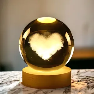 چراغ رومیزی مدل گوی کریستال 3D طرح قلب عاشقانه