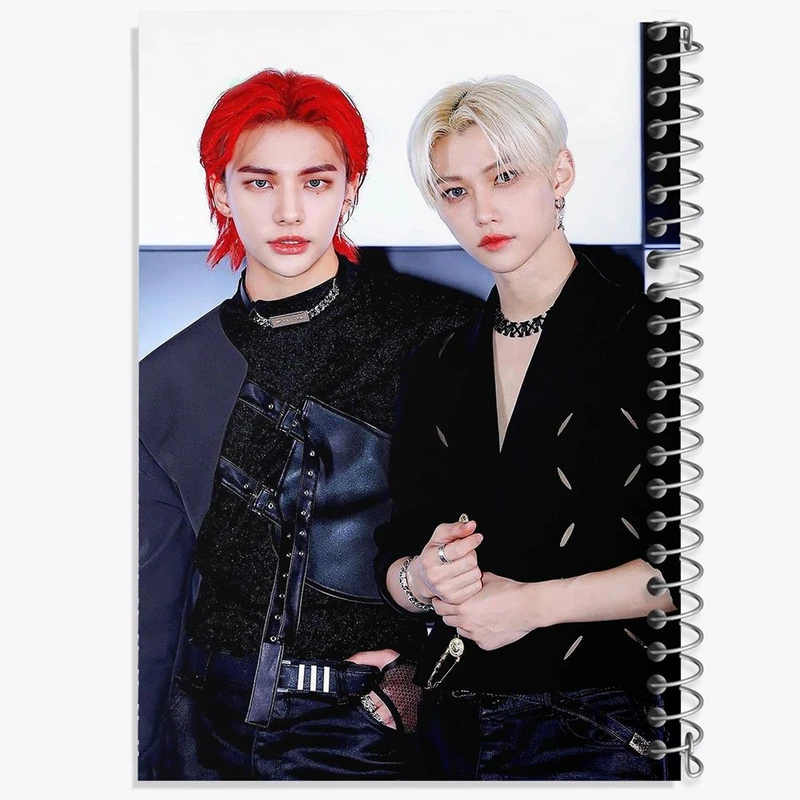 دفتر مشق 100 برگ خندالو طرح فلیکس و هیونجین گروه استری کیدز Stary Kids کد 16910