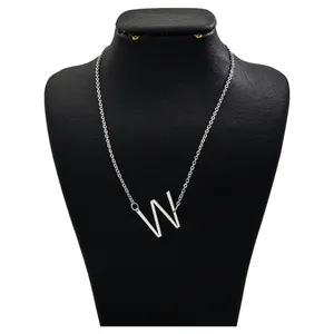 گردنبند نقره زنانه دلی جم طرح W کد D 159