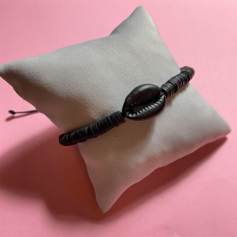 پابند زنانه مدل فیمو گوش ماهی پابند زنانه مدل فیمو گوش ماهی