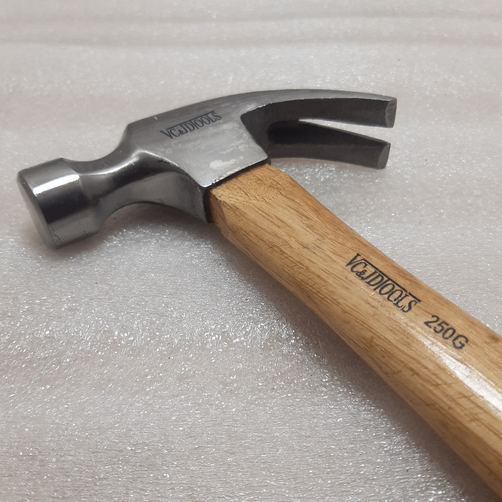 چکش وی سی مدل wood وزن 250 گرم چکش وی سی مدل wood وزن 250 گرم