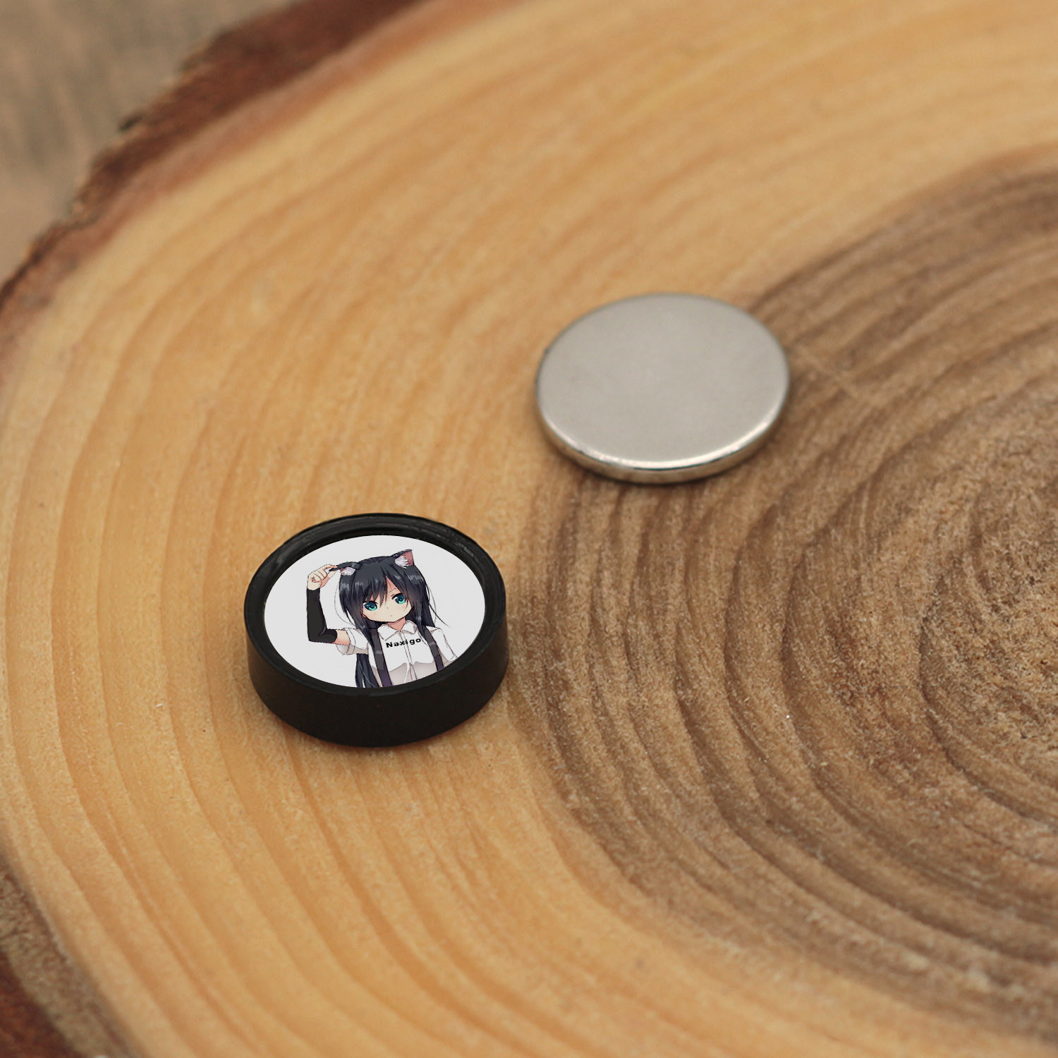 پیرسینگ گوش ناکسیگو مدل شب تاب طرح دختر گربه ای کد PM6977