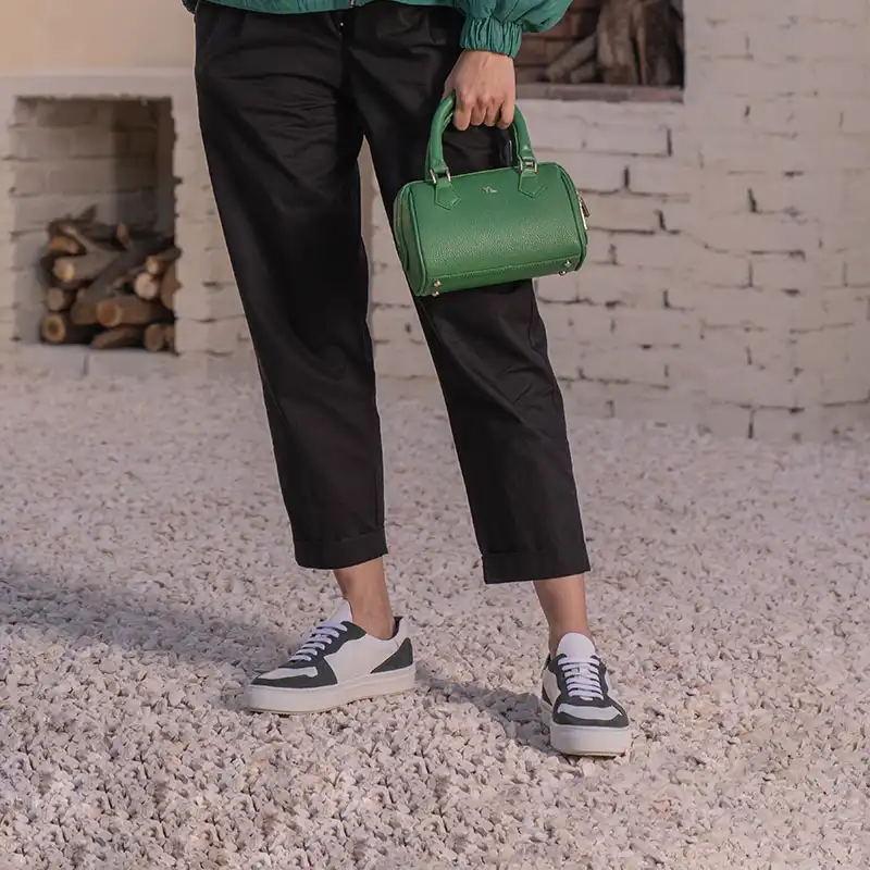 کفش روزمره زنانه چرم مشهد مدل j2591