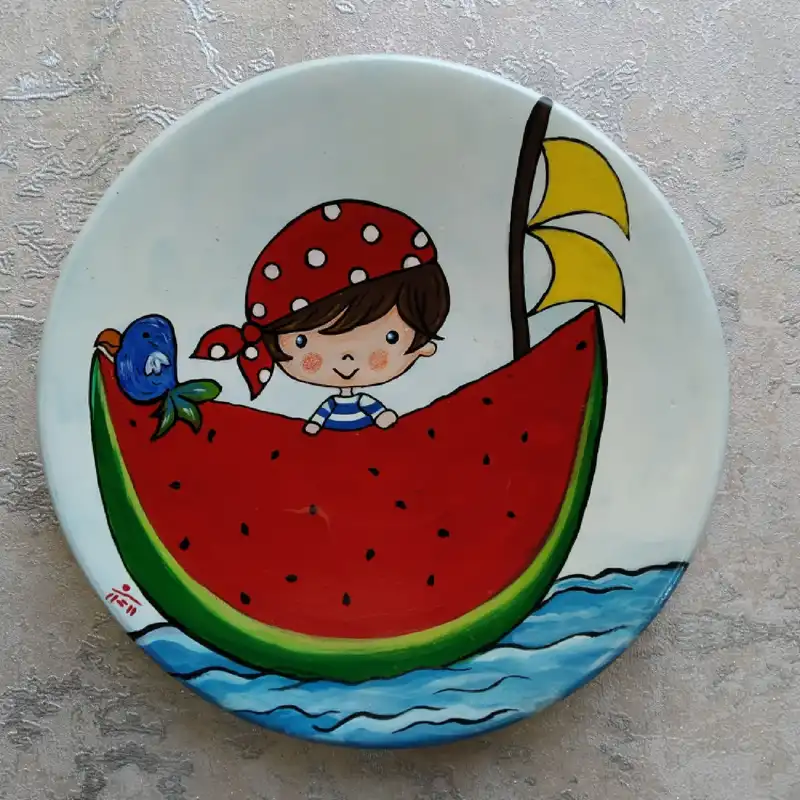 بشقاب دیوارکوب سفالی طرح کودکانه مدل دزدان دریایی