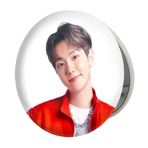 آینه جیبی خندالو طرح بکهیون گروه اکسو EXO مدل تاشو کد 13615 