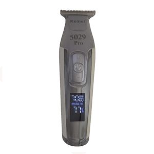 نقد و بررسی ماشین اصلاح موی سر و صورت کیمی مدل KM-5029 Pro، اصلاح به صورت خط زن، نمایشگر وضعیت باتری، منبع انرژی برق و باتری، تکنولوژی اصلاح به صورت تریم، اندازه اصلاح 0.1 میلی‌متر، مدت زمان شارژ 180 دقیقه و مدت زمان استفاده پس از شارژ 240 دقیقه، به‌همراه کابل USB توسط خریداران