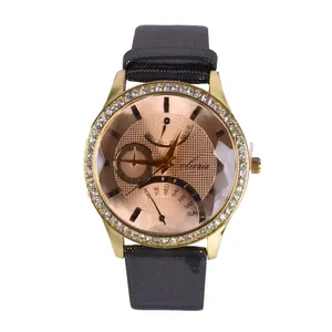 ساعت مچی عقربه ای زنانه کلارا مدل 13