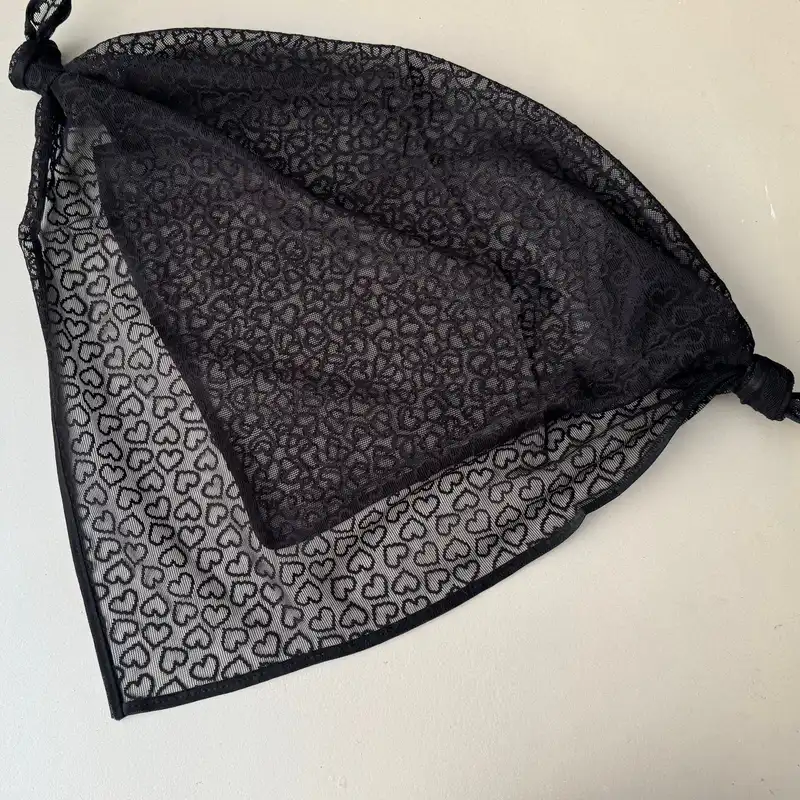 روسری زنانه مدل مینی اسکارف توری طرح قلب برجسته