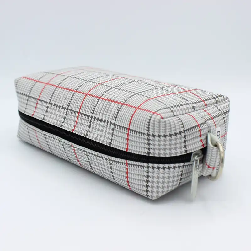 کیف لوازم آرایش زنانه مدل پیچازی کد IDM 637