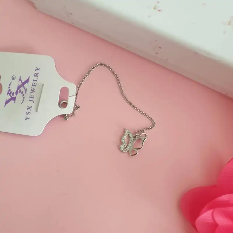 آویز ساعت زنانه وای اس ایکس مدل پروانه